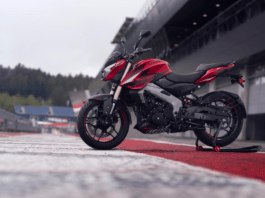 Bajaj y Triumph se destacan en el Salón del Automóvil de Bogotá con el respaldo de Grupo UMA